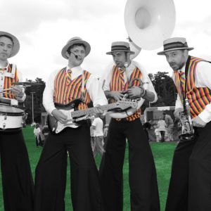 The Top Bananas - Stilt Band